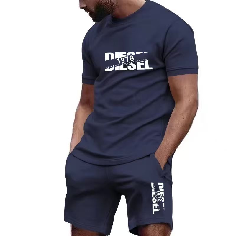 Queer Men'S Fashion - ชุดเสื้อยืด+กางเกงขาสั้นผู้ชายลายพิมพ์แฟชั่นลำลอง คอกลม ใส่สบาย ระบายอากาศได้ดี เหมาะสำหรับวิ่งและเล่นกีฬา ประจำฤดูร้อนปี